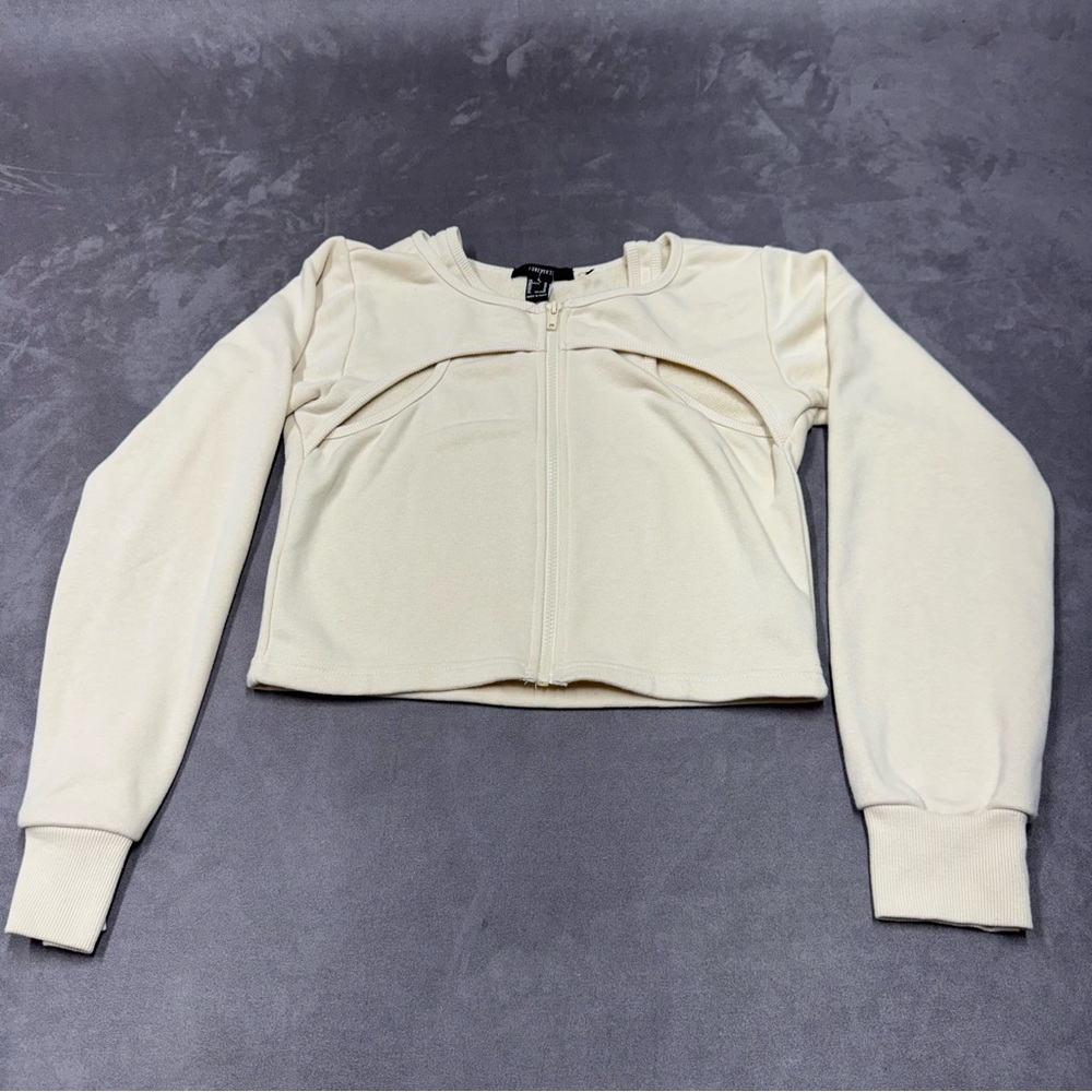Forever 21 Women's Cream Zip-Front athletic activewear Long Sleeve Crop Top M